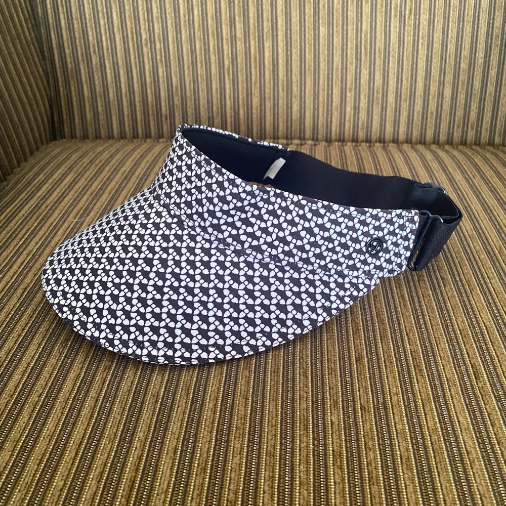 Lululemon Black and White Patterned Visor